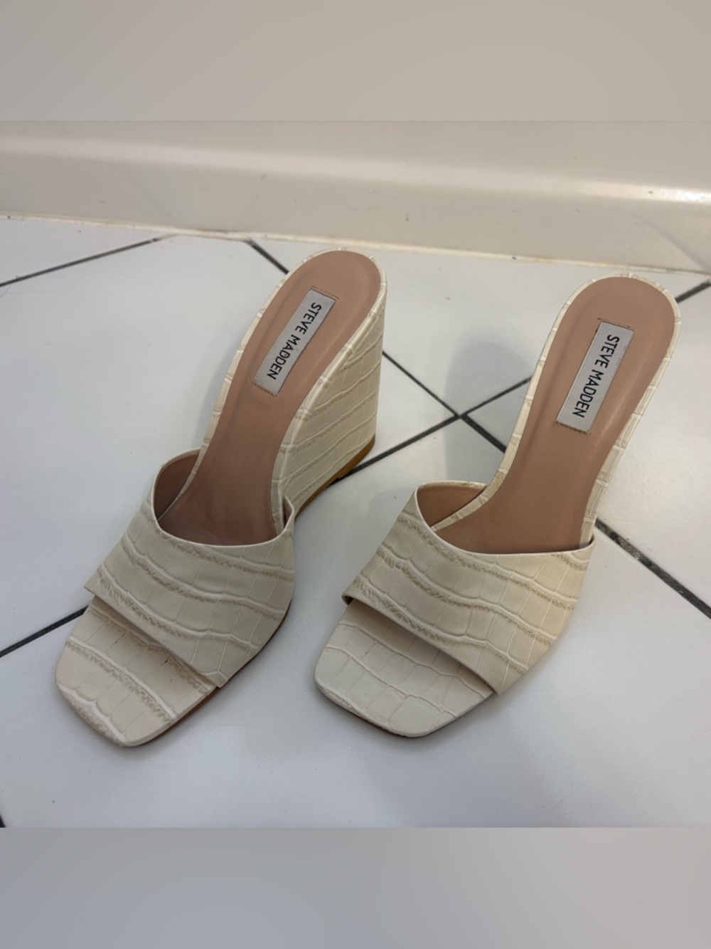 Steve Madden Veles Wedge Sandal Bone Croco Women's
